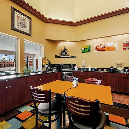 Quality Inn & Suites Cypress Εξωτερικό φωτογραφία