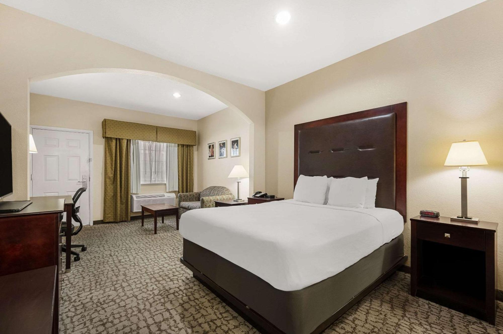 Quality Inn & Suites Cypress Εξωτερικό φωτογραφία