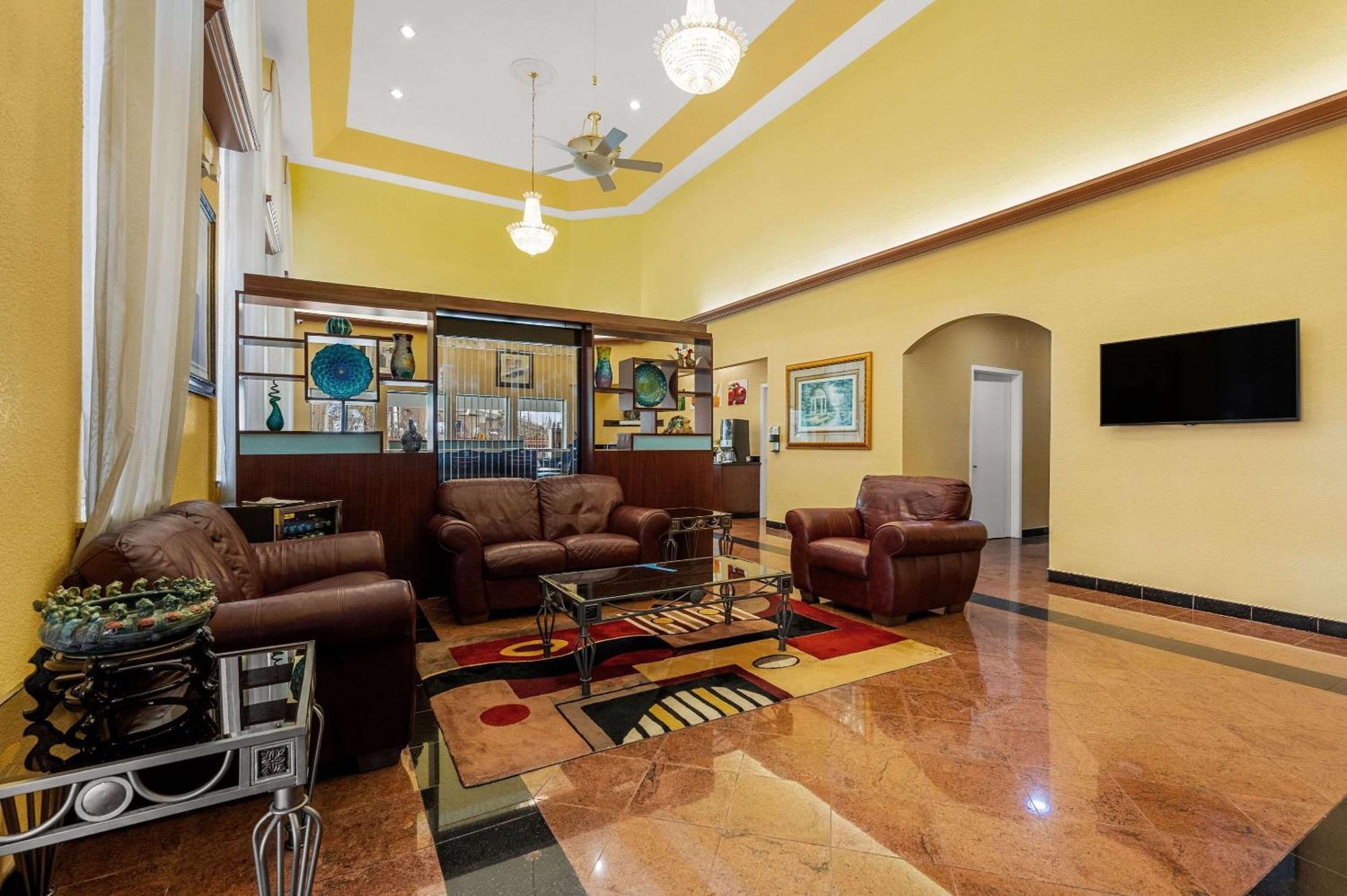 Quality Inn & Suites Cypress Εξωτερικό φωτογραφία