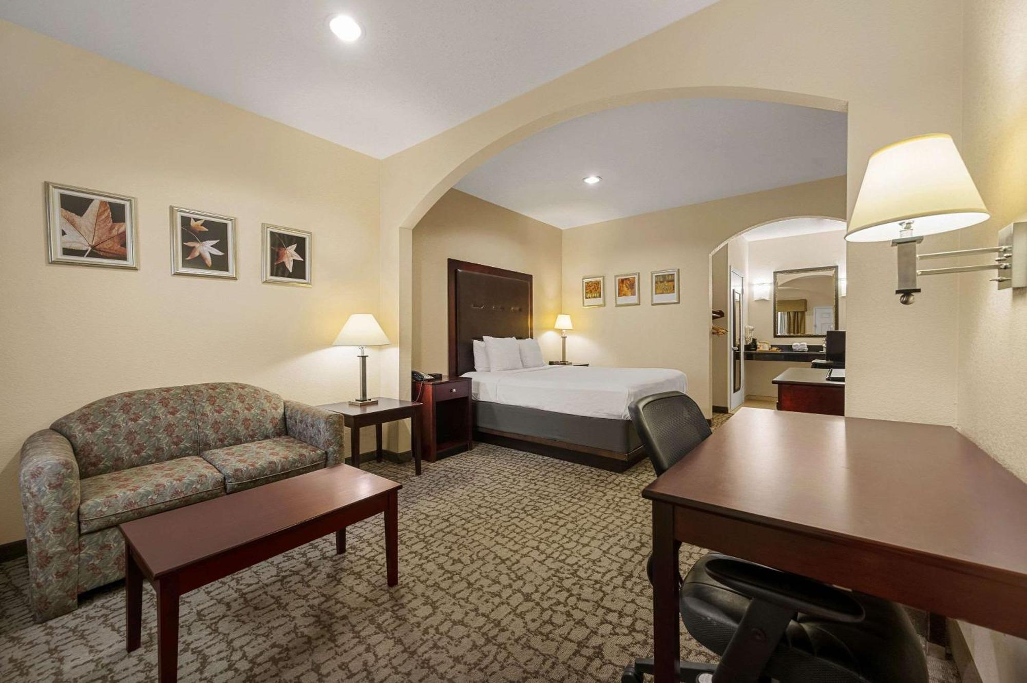 Quality Inn & Suites Cypress Εξωτερικό φωτογραφία
