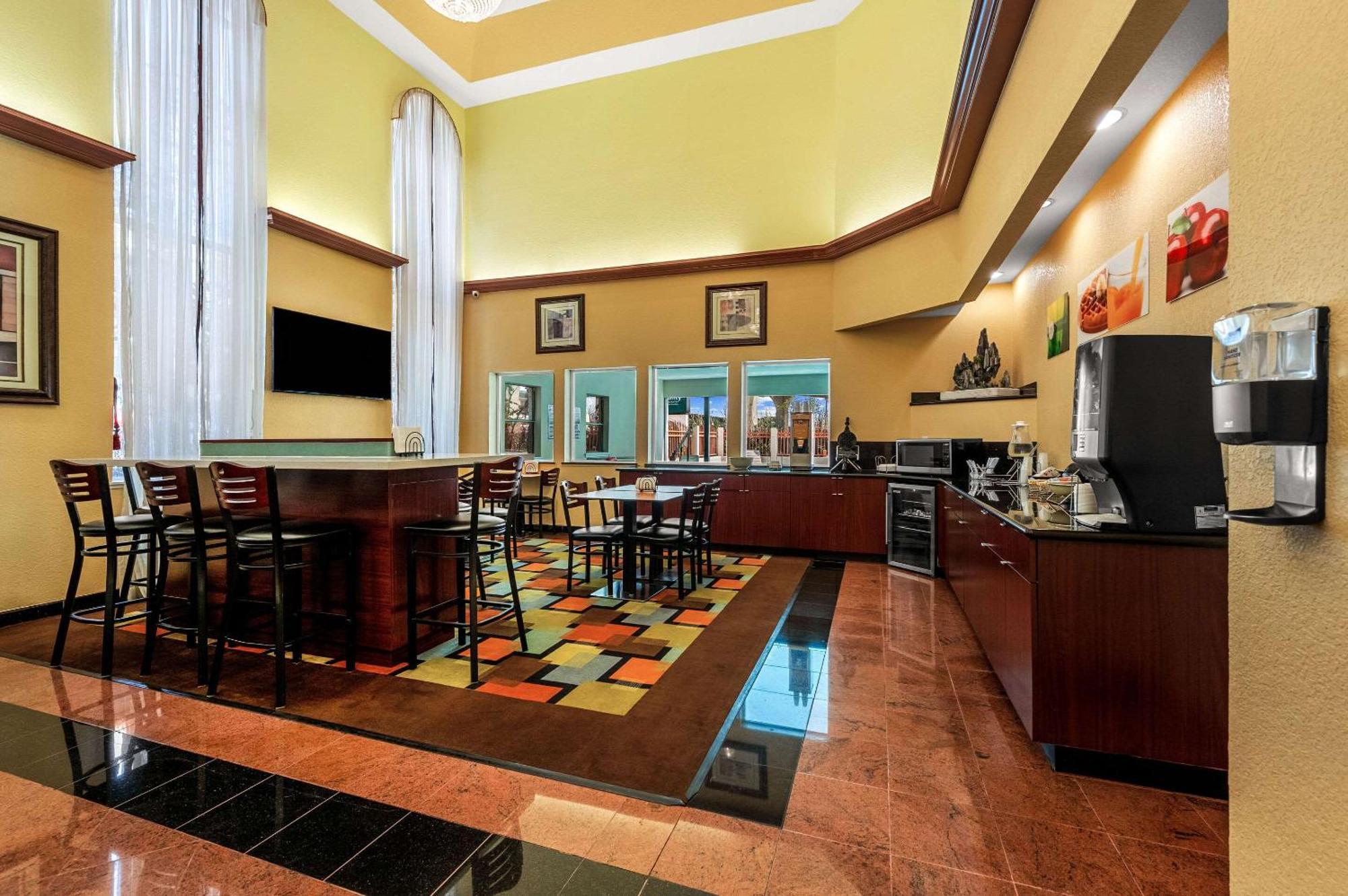 Quality Inn & Suites Cypress Εξωτερικό φωτογραφία